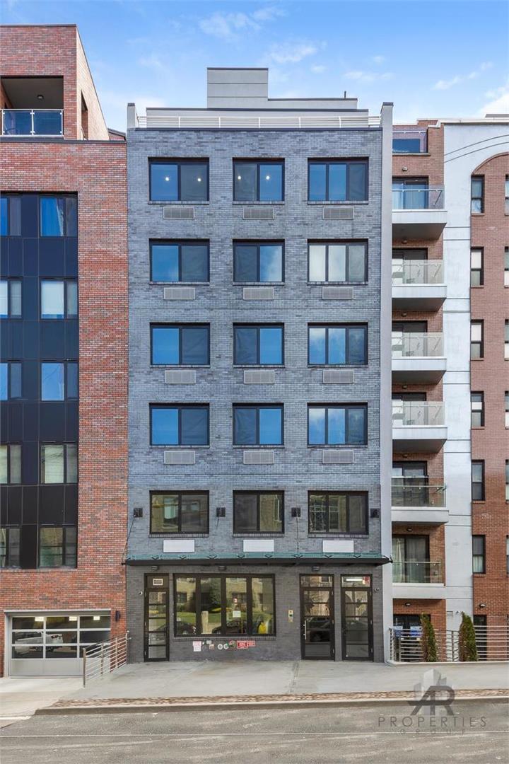 177-18 WEXFORD Terrace Apartments ML-401